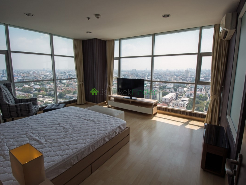 Bangkok, Huai Khwang, Bangkok, Thailand 10310, 2 Bedrooms Bedrooms, ,2 BathroomsBathrooms,Condo Building,Rent or Sale,6317