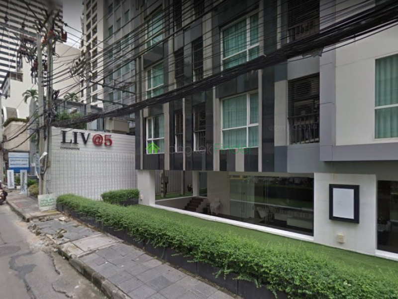 About LIV @ 5

LIV @ 5

LIV @ 5 is a condo project. LIV @ 5 has 8 floors and contains 140 total units, Units range from studio to 2 bedroom. LIV @ 5 at Khlong Toei, Bangkok has the following facilities: parking and security. Local amenities include hospitals such as Ambassador Alexander Health Center and Amrit Mantra, schools such as Duke Language School and Wannawit School, shopping centers such as 7-Eleven, Grand 5 Shopping Mall and M.j.K.World at Grand 5 Shoppingmall, restaurants such as Sunrise Bistro Thai Kitchen, Houesentraeger and Hosen Traeger Restaurant, and the public transport stations of Makkasan, Asok and Ratchaprarop.