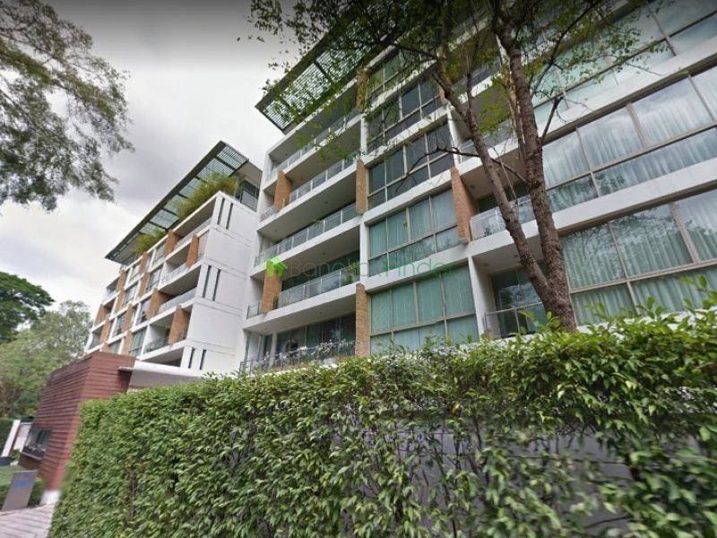 Ficus Lane (ไฟคัส เลน)
Ficus Lane is a condominium project, developed by Cinkara, located at Soi Phichai Sawat, Phra Khanong, Khlong Toei, Bangkok 10110. Construction of Ficus Lane was completed in 2008. Condominium comprises of 2 buildings, having 7 floors and includes 70 units.