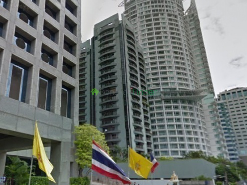 Baan Somthavil is a condominium project, located at Soi Mahatlek Luang 3, Khwaeng Lumphini, Khet Pathum Wan, Krung Thep Maha Nakhon 10330. Construction of Baan Somthavil was completed in 1997. Condominium comprises of a single building, having 21 floors and includes 113 units.