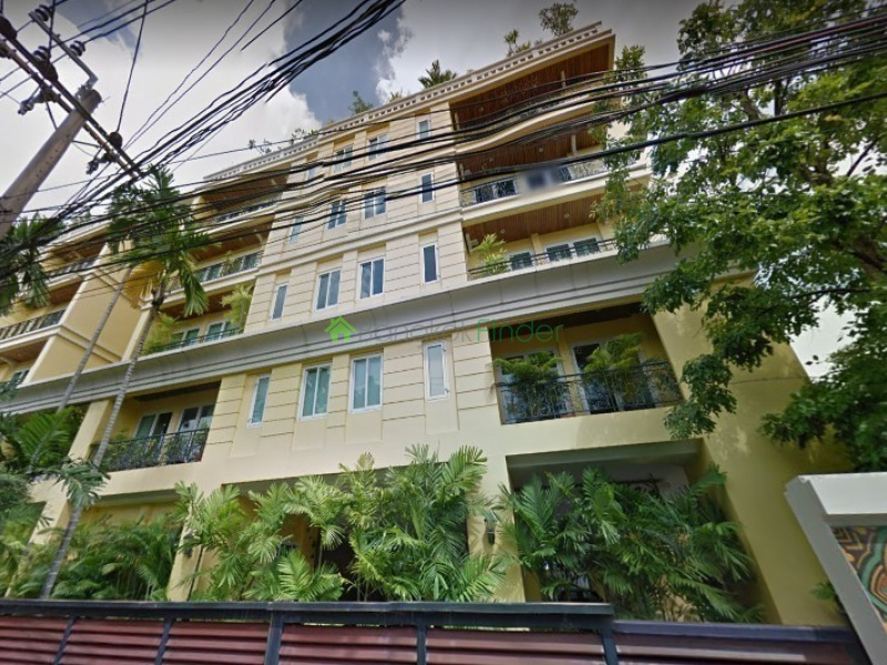 Supreme Garden is a condominium project, developed by Supreme Team , located at 28 Soi Yen Akat 1, Khwaeng Thung Maha Mek, Khet Sathon, Krung Thep Maha Nakhon 10120. Supreme Team is also the developer behind Supreme Classic, Supreme Residence and Yen Akard Garden. Construction of Supreme Garden was completed in 2009. Condominium comprises of a single building, having 7 floors and includes 22 units.