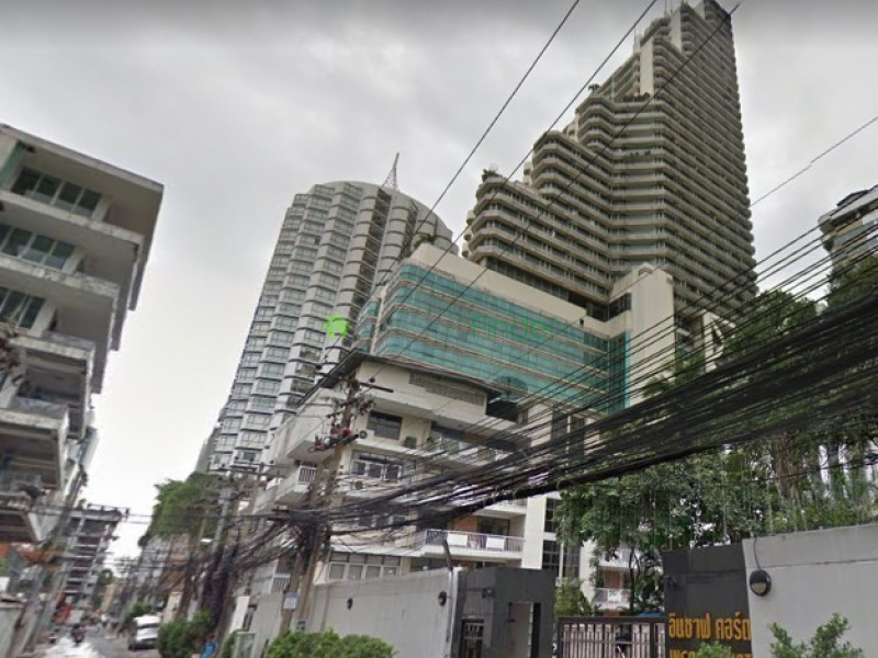 Sukhumvit Suite is a condominium project, located at 21 Soi Sukhumvit 13, Khwaeng Khlong Toei Nuea, Khet Watthana, Krung Thep Maha Nakhon 10110. Construction of Sukhumvit Suite was completed in 1994. Condominium comprises of a single building, having 44 floors and includes 558 units.