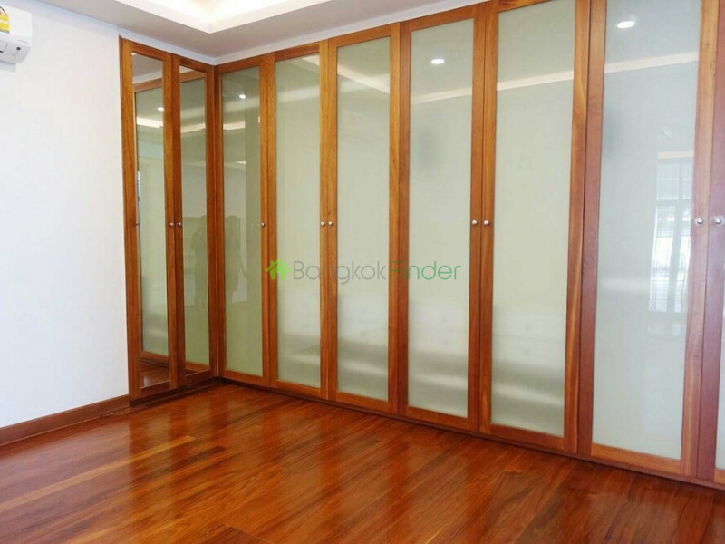 Phrom Phong, Thailand, 4 Bedrooms Bedrooms, ,4 BathroomsBathrooms,Town House,For Rent,6456