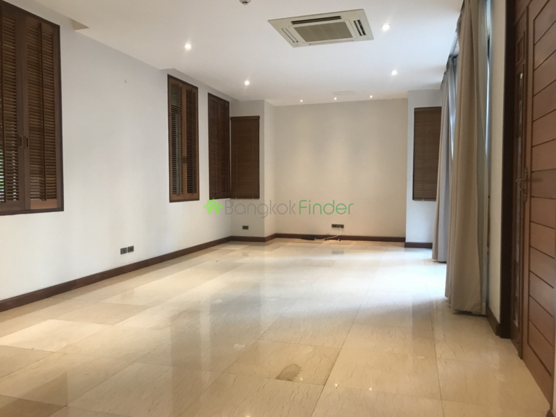 Sukhumvit, Phrom Phong, Thailand 10110, 4 Bedrooms Bedrooms, ,4 BathroomsBathrooms,House,For Rent,6472