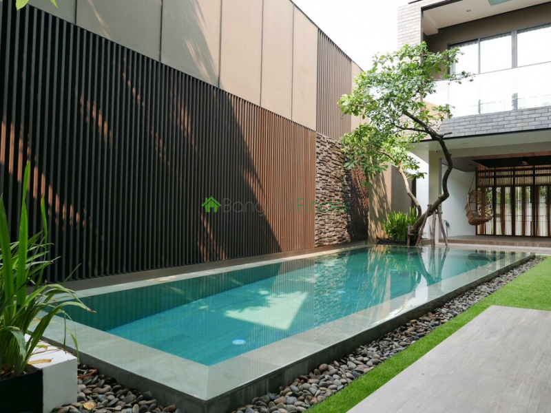 Bangkok, Phra Khanong, Thailand, 4 Bedrooms Bedrooms, ,4 BathroomsBathrooms,House,Sold,6486