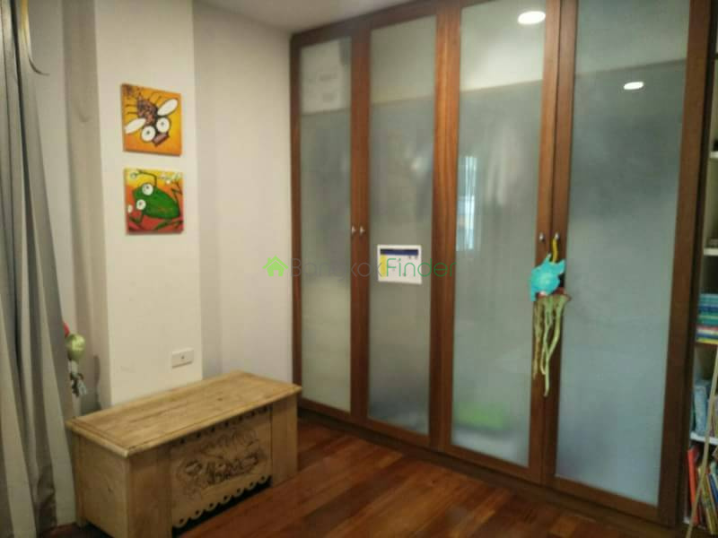 Bangkok, Phrom Phong, Thailand, 3 Bedrooms Bedrooms, ,4 BathroomsBathrooms,Town House,For Rent,6498