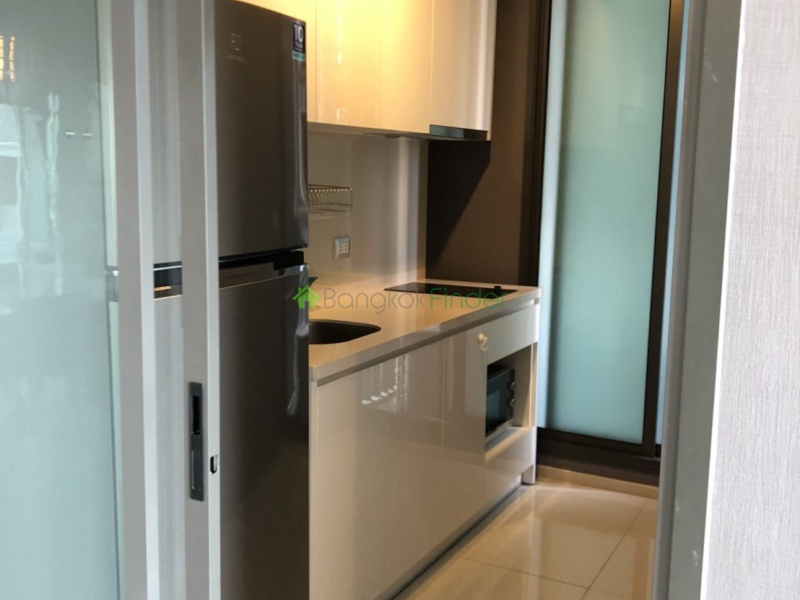 Ekamai, Bangkok, Thailand, 2 Bedrooms Bedrooms, ,2 BathroomsBathrooms,Condo,For Rent,Rhythm Sukhumvit 42,6522