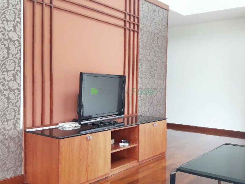 Sukhumvit 24, Bangkok, Thailand, 3 Bedrooms Bedrooms, ,4 BathroomsBathrooms,House,For Rent,6524