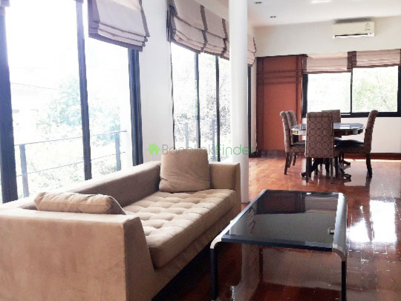 Sukhumvit 24, Bangkok, Thailand, 3 Bedrooms Bedrooms, ,4 BathroomsBathrooms,House,For Rent,6524
