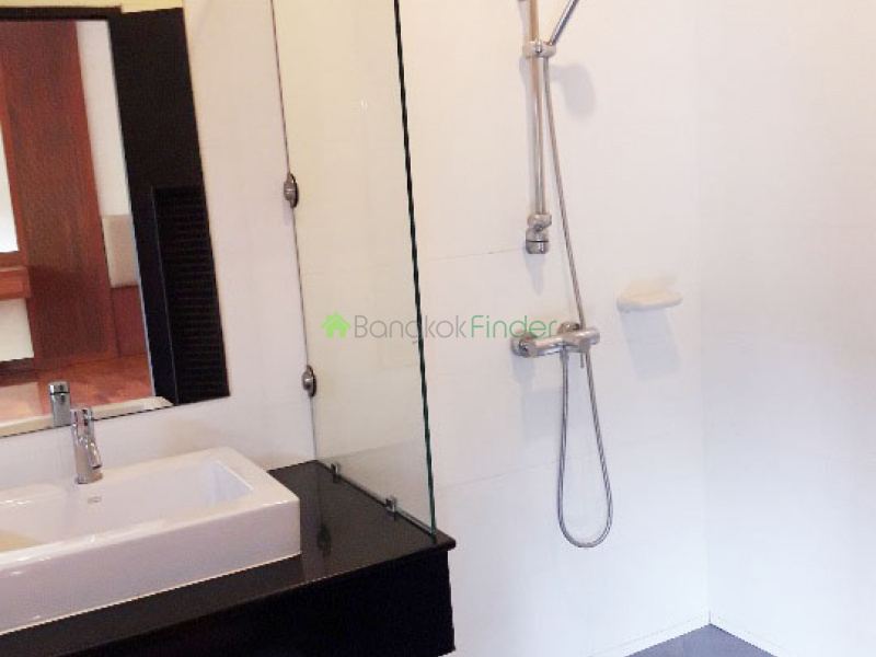 Sukhumvit 24, Bangkok, Thailand, 3 Bedrooms Bedrooms, ,4 BathroomsBathrooms,House,For Rent,6524