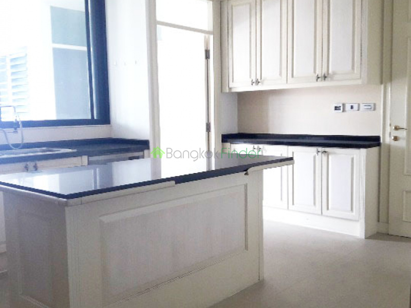 Phromphong, Bangkok, Thailand, 4 Bedrooms Bedrooms, ,4 BathroomsBathrooms,Apartment,For Rent,Ra,6526