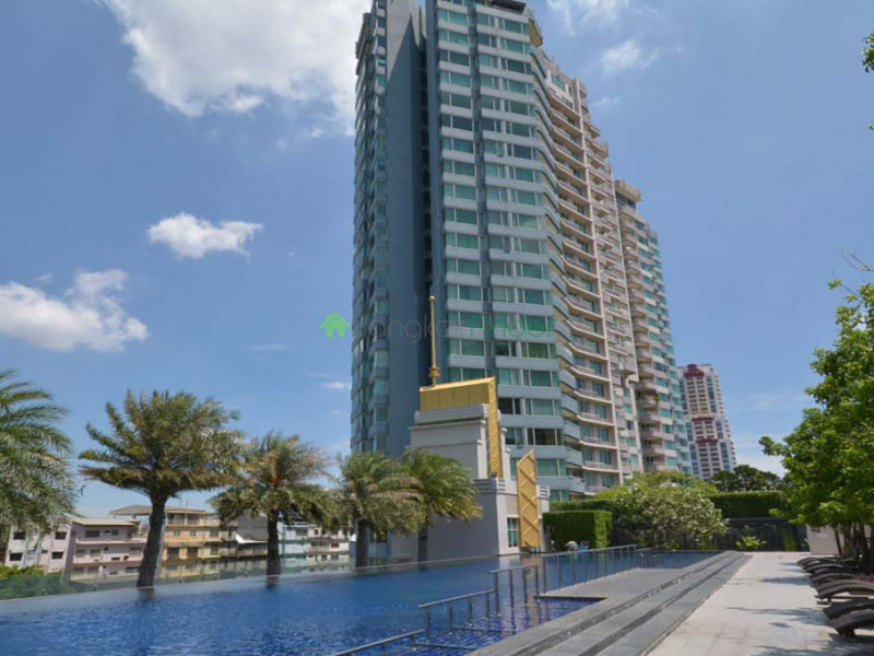 3 bedrooms apartment near BTS 
BTS Saphan Taksin, watermark Chaophraya for sale or rent, watermark Chaophraya for rent 