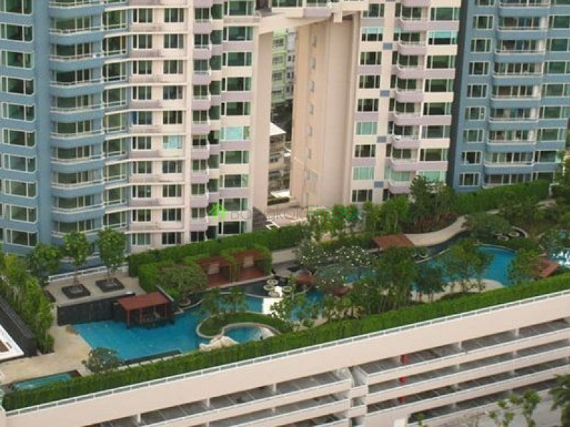 3 bedrooms apartment near BTS 
BTS Saphan Taksin, watermark Chaophraya for sale or rent, watermark Chaophraya for rent 