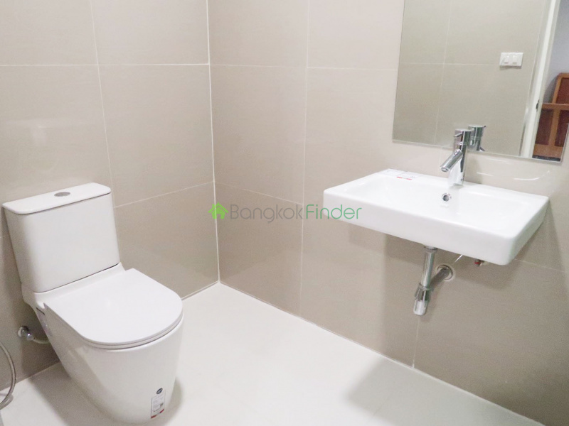 PhraKanong, Bangkok, Thailand, 4 Bedrooms Bedrooms, ,4 BathroomsBathrooms,House,For Rent,6542