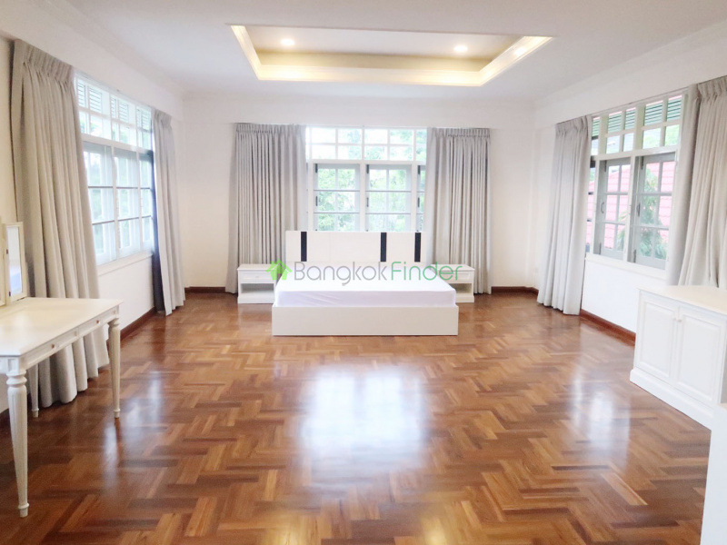 PhraKanong, Bangkok, Thailand, 4 Bedrooms Bedrooms, ,4 BathroomsBathrooms,House,For Rent,6542