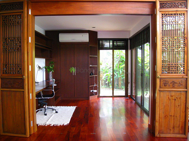 Ekamai, Bangkok, Thailand, 5 Bedrooms Bedrooms, ,5 BathroomsBathrooms,House,For Sale,6548