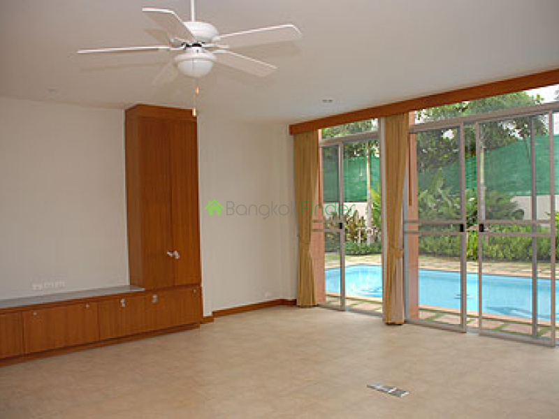 Phetburi, Bangkok, Thailand, 4 Bedrooms Bedrooms, ,4 BathroomsBathrooms,House,For Rent,6557