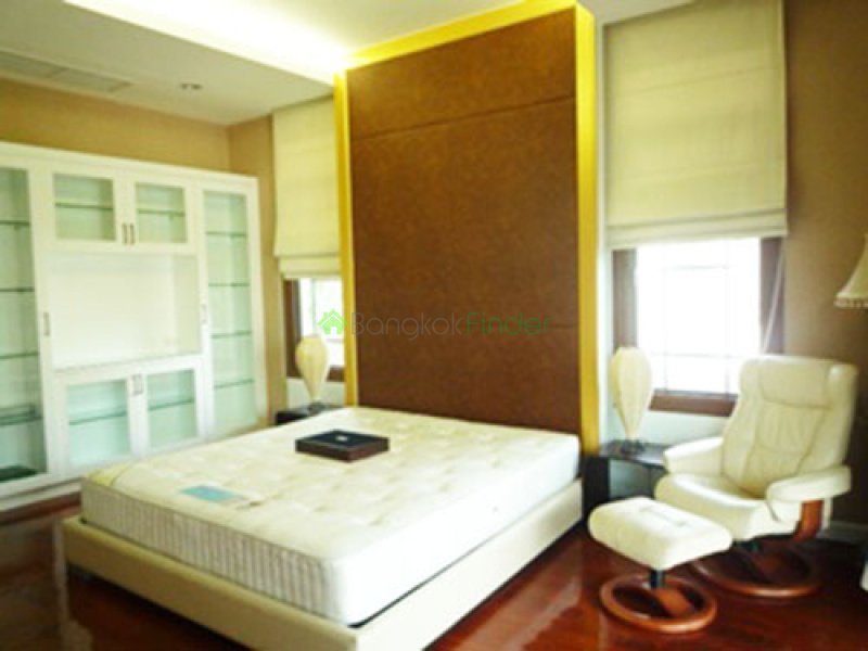Pattanakarn, Bangkok, Thailand, 3 Bedrooms Bedrooms, ,4 BathroomsBathrooms,House,For Rent,6571