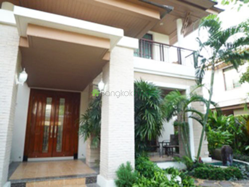 Pattanakarn, Bangkok, Thailand, 3 Bedrooms Bedrooms, ,4 BathroomsBathrooms,House,For Rent,6571