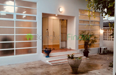 Thonglor, Bangkok, Thailand, 3 Bedrooms Bedrooms, ,3 BathroomsBathrooms,House,For Rent,6574