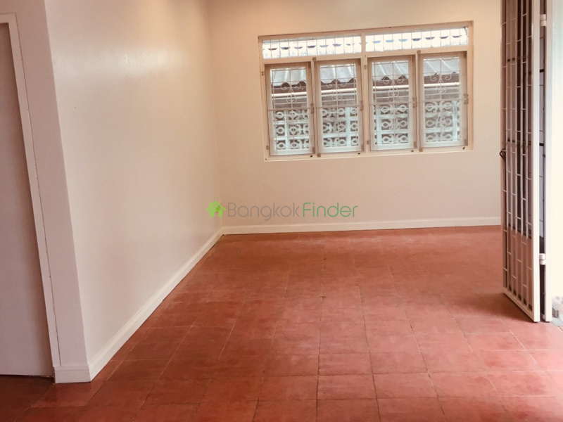 Thonglor, Bangkok, Thailand, 3 Bedrooms Bedrooms, ,3 BathroomsBathrooms,House,For Rent,6574