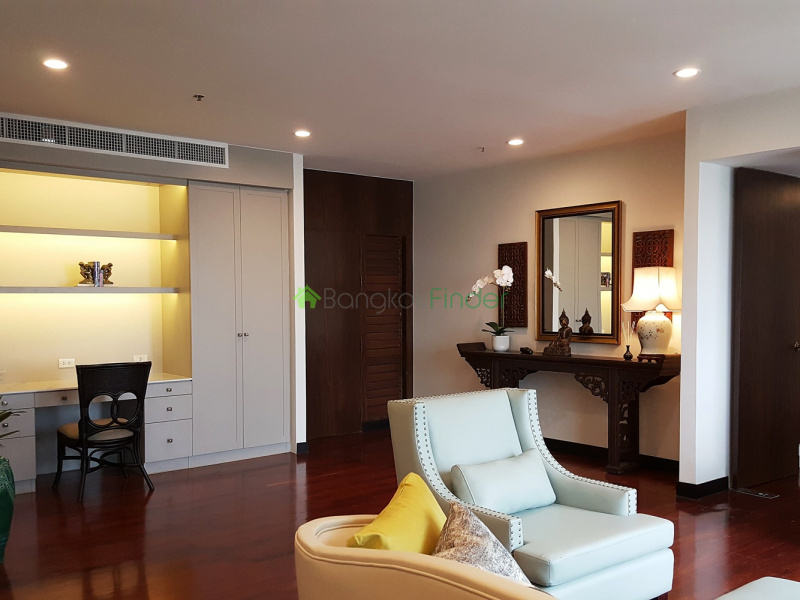 Baan Chao Praya is a condominium project, developed by Baan ChaoPraya, located at Soi Somdet Chao Phraya 17, Khwaeng Khlong San, Khet Khlong San, Krung Thep Maha Nakhon 10600. Construction of Baan Chao Praya was completed in 1994. Condominium comprises of a single building, having 31 floors and includes 478 units.