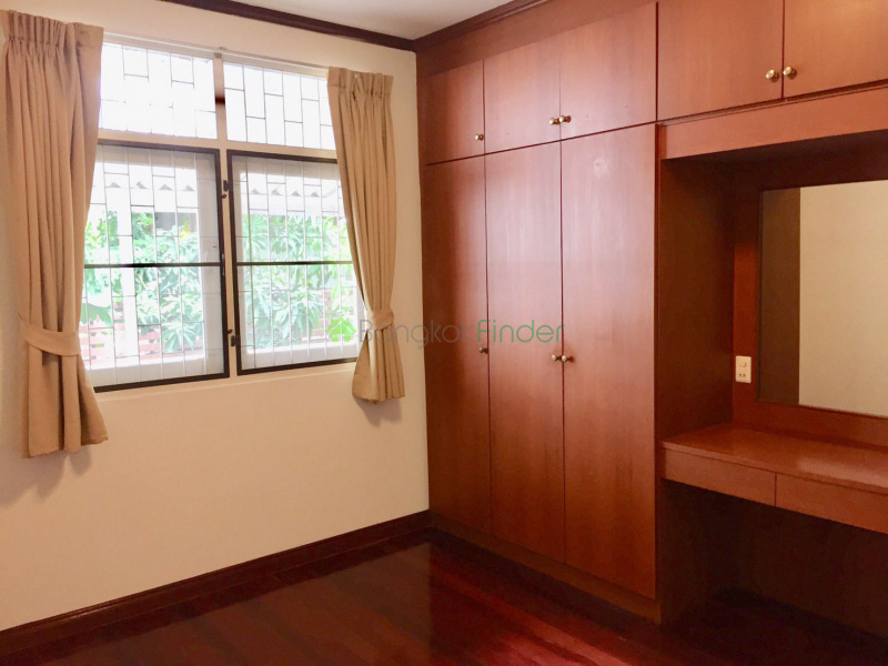 Thonglor, Bangkok, Thailand, 3 Bedrooms Bedrooms, ,3 BathroomsBathrooms,House,For Rent,6579