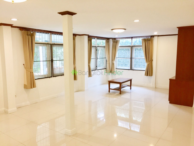 Thonglor, Bangkok, Thailand, 3 Bedrooms Bedrooms, ,3 BathroomsBathrooms,House,For Rent,6579