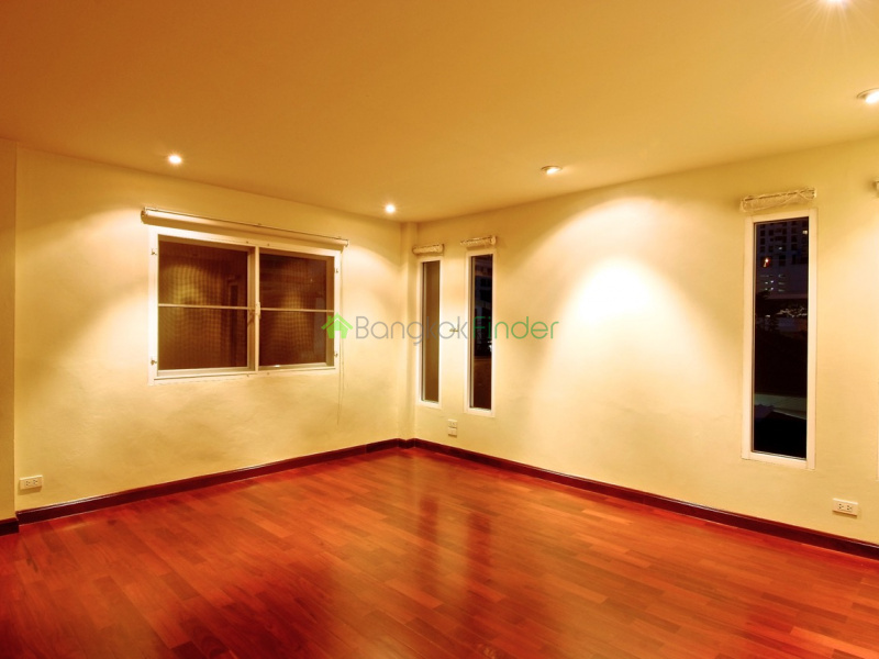 Thonglor, Bangkok, Thailand, 5 Bedrooms Bedrooms, ,5 BathroomsBathrooms,House,For Rent,6581