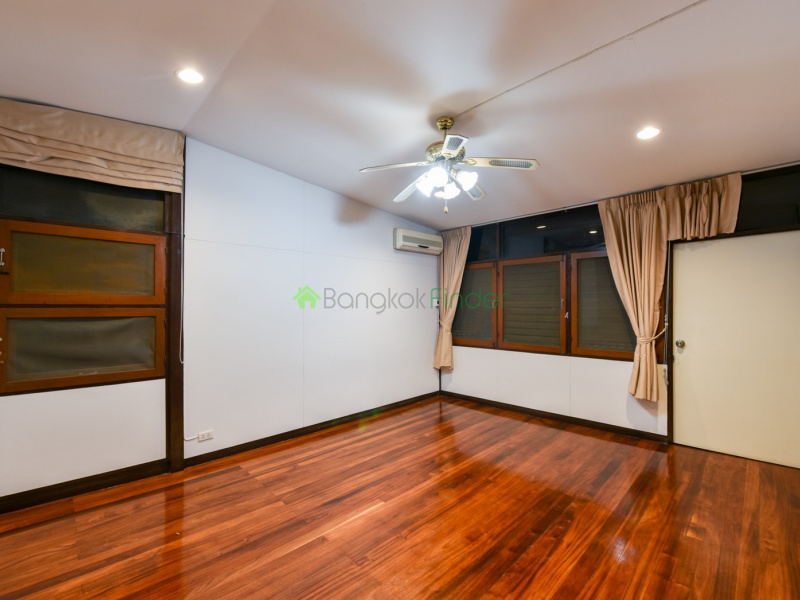 Thonglor, Bangkok, Thailand, 3 Bedrooms Bedrooms, ,3 BathroomsBathrooms,House,For Rent,6585