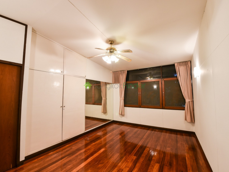 Thonglor, Bangkok, Thailand, 3 Bedrooms Bedrooms, ,3 BathroomsBathrooms,House,For Rent,6585