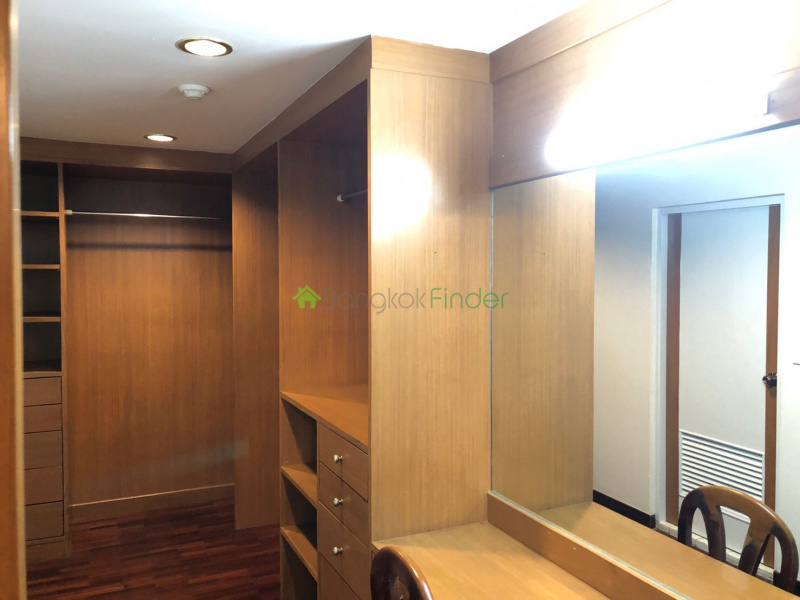 Thonglor, Bangkok, Thailand, 3 Bedrooms Bedrooms, ,2 BathroomsBathrooms,Condo,For Rent,Baan Chan,6586