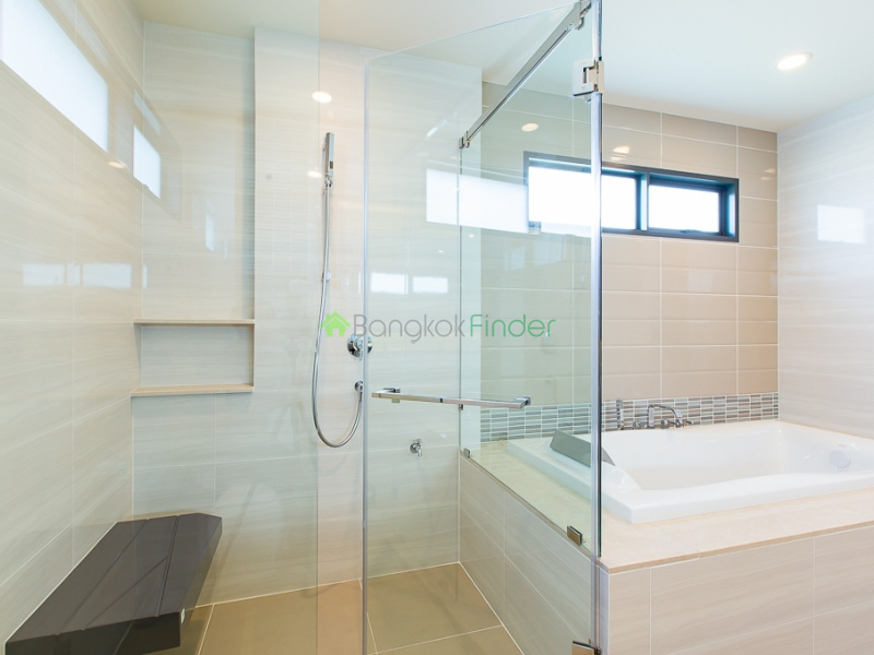 Pattanakarn, Bangkok, Thailand, 4 Bedrooms Bedrooms, ,4 BathroomsBathrooms,House,For Rent,6594