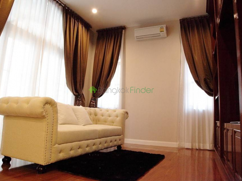 Nana, Bangkok, Thailand, 4 Bedrooms Bedrooms, ,5 BathroomsBathrooms,House,For Sale,6597