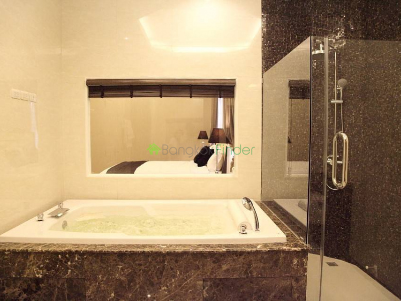 Nana, Bangkok, Thailand, 4 Bedrooms Bedrooms, ,5 BathroomsBathrooms,House,For Sale,6597