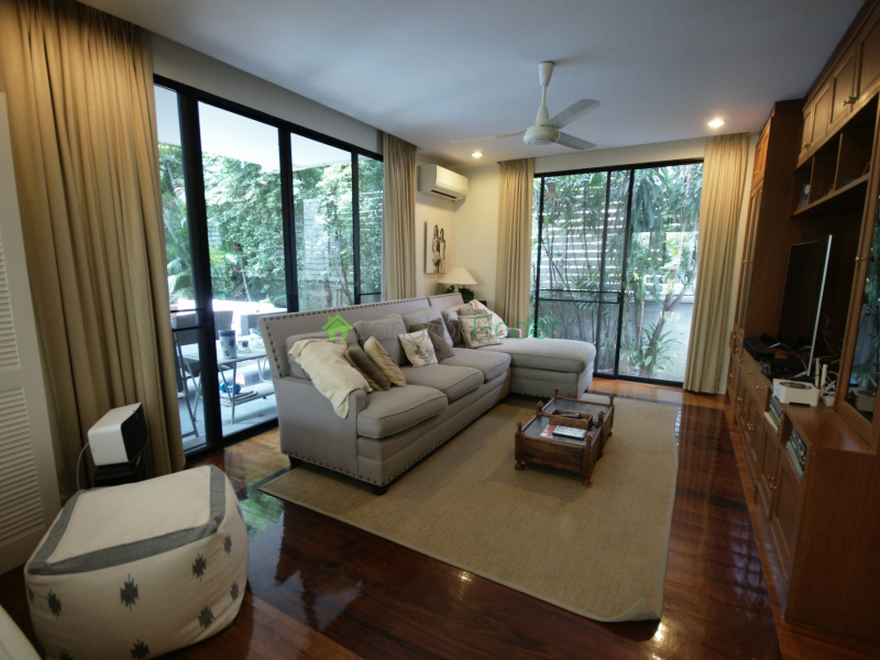 Ekamai, Bangkok, Thailand 10110, 4 Bedrooms Bedrooms, ,4 BathroomsBathrooms,House,For Rent,6614