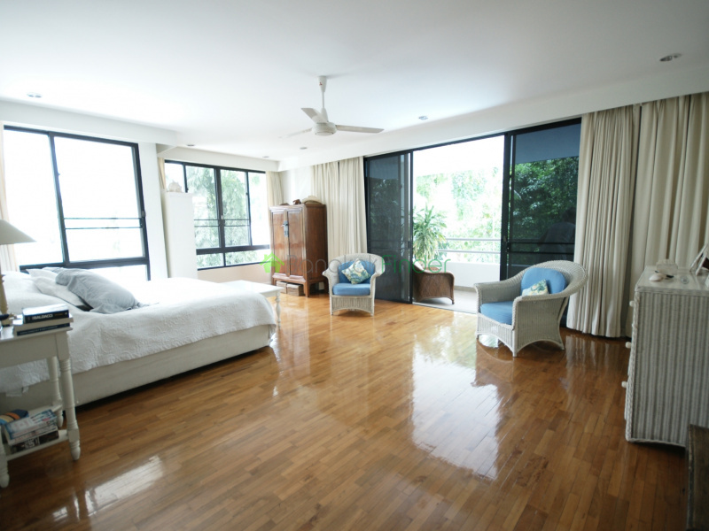 Ekamai, Bangkok, Thailand 10110, 4 Bedrooms Bedrooms, ,4 BathroomsBathrooms,House,For Rent,6614