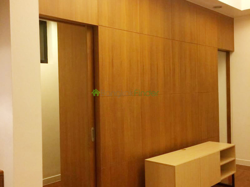 Sukhumvit, Bangkok, Thailand, 4 Bedrooms Bedrooms, ,4 BathroomsBathrooms,House,For Rent,6633