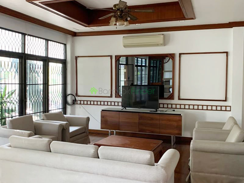 Ekamai, Bangkok, Thailand, 3 Bedrooms Bedrooms, ,4 BathroomsBathrooms,House,For Rent,6634