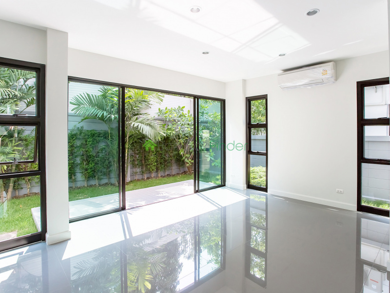 Chalermphrakiat, Bangkok, Thailand, 4 Bedrooms Bedrooms, ,4 BathroomsBathrooms,House,For Rent,6636