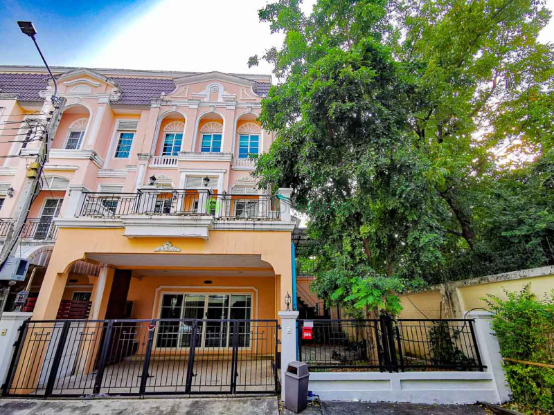 Ratchapruk, Bangkok, Thailand, 5 Bedrooms Bedrooms, ,5 BathroomsBathrooms,House,For Rent,6640