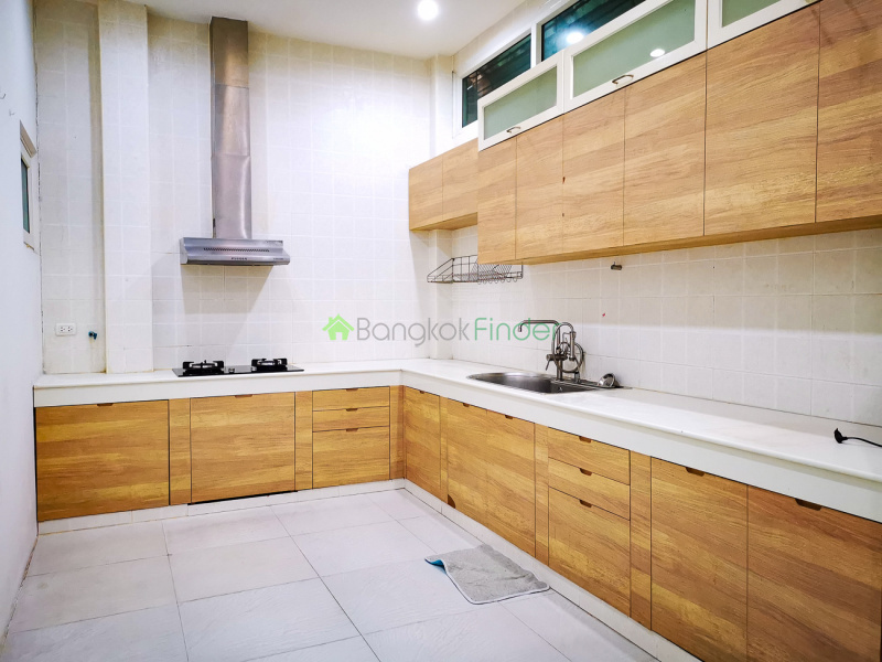 Ratchapruk, Bangkok, Thailand, 5 Bedrooms Bedrooms, ,5 BathroomsBathrooms,House,For Rent,6640