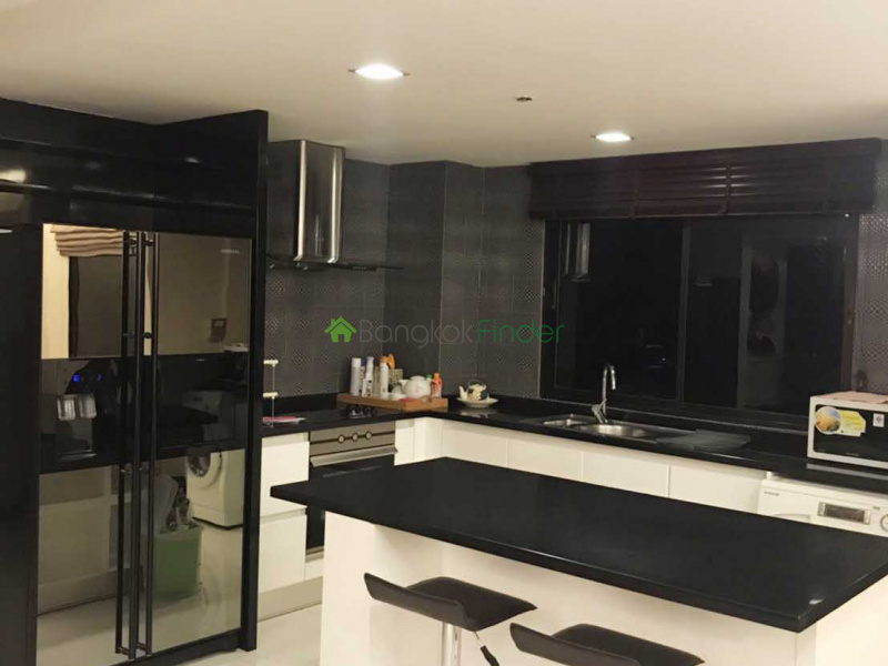 Silom, Silom, Thailand, 3 Bedrooms Bedrooms, ,2 BathroomsBathrooms,Condo,For Sale,Pearl Garden,6649