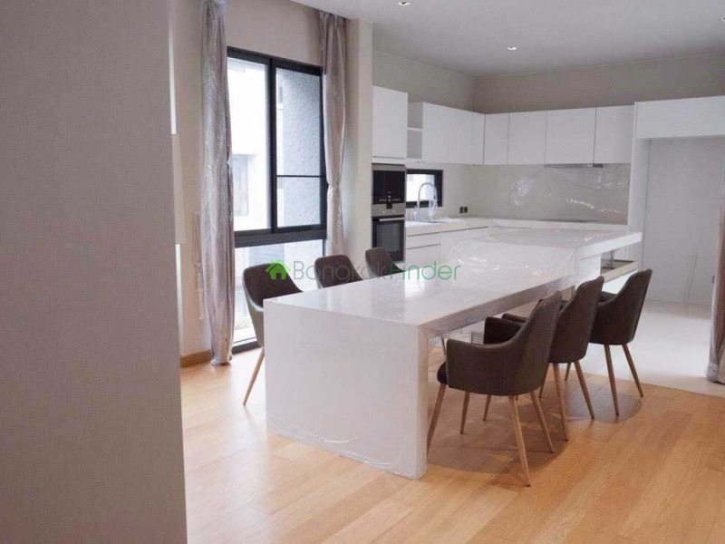 Rama 9, Bangkok, Thailand, 4 Bedrooms Bedrooms, ,5 BathroomsBathrooms,House,For Rent,6650