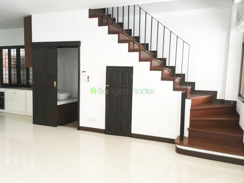 Phrakanong, Bangkok, Thailand, 3 Bedrooms Bedrooms, ,4 BathroomsBathrooms,Town House,For Rent,6655