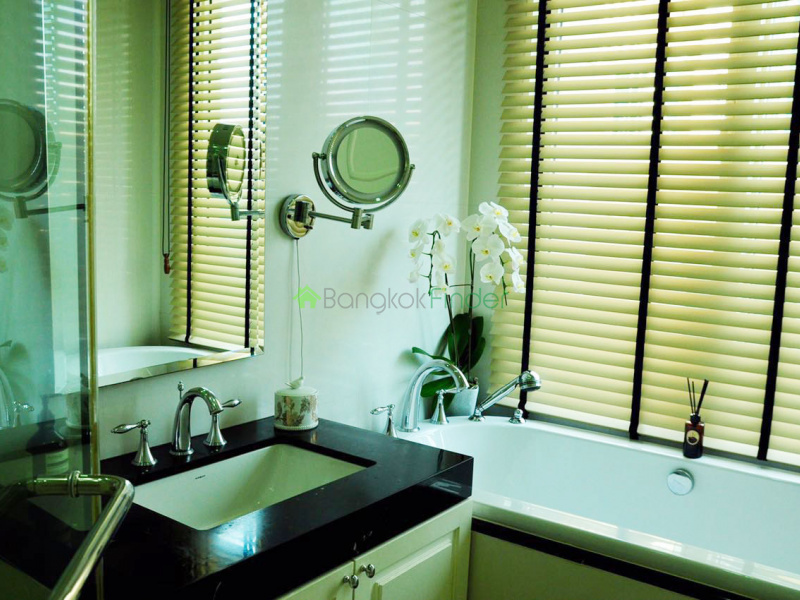 Phomphong, Bangkok, Thailand, 3 Bedrooms Bedrooms, ,3 BathroomsBathrooms,Condo,For Rent,Royce Resident,6673