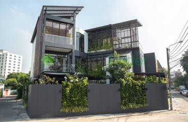 Phrakanong, Bangkok, Thailand, 5 Bedrooms Bedrooms, ,5 BathroomsBathrooms,House,For Sale,6692