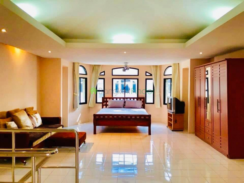 Phromphong, Bangkok, Thailand, 4 Bedrooms Bedrooms, ,3 BathroomsBathrooms,Town House,For Rent,6696