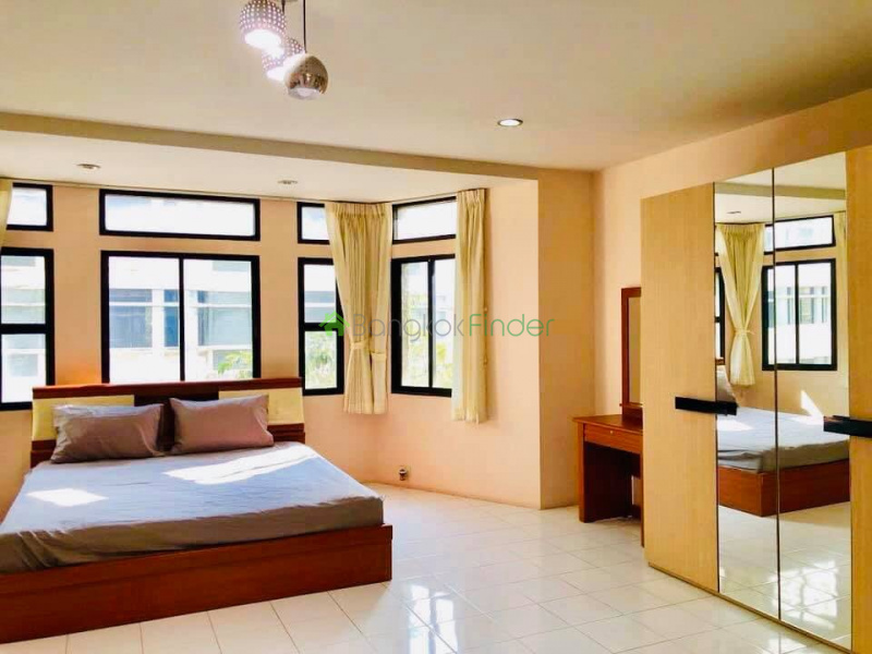 Phromphong, Bangkok, Thailand, 4 Bedrooms Bedrooms, ,3 BathroomsBathrooms,Town House,For Rent,6696