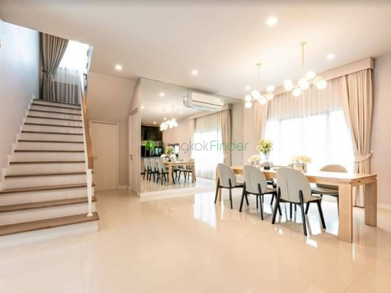 Pattanakarn, Bangkok, Thailand, 5 Bedrooms Bedrooms, ,5 BathroomsBathrooms,House,For Sale,6726